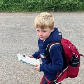 Niño de 5 años caminó 300 kilómetros para donar una gran cantidad de dinero