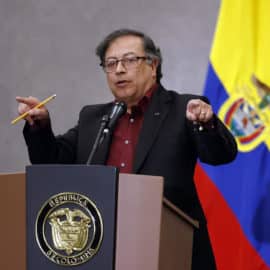 Petro cuestiona al CNE tras revocatoria a la candidatura de Rodolfo Hernández