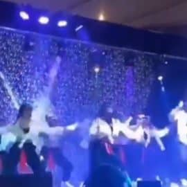 Video: Bailarines resultaron heridos tras caída de escenario sobre ellos