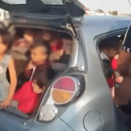 Video: Capturan a una mujer que llevaba a más de 20 niños en un carro
