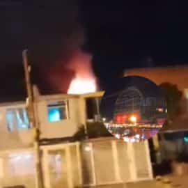 Video: Incendio en el Mulato Cabaret dejó una persona lesionada