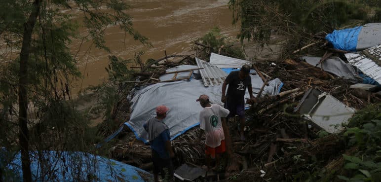 Acapulco permanece incomunicado tras devastador huracán Otis en México