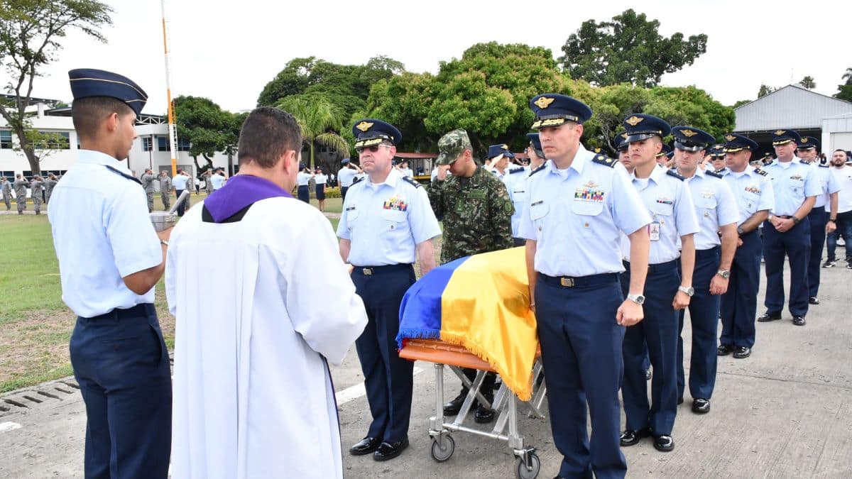 ¡Adiós, héroe! Con un homenaje despidieron al capitán Hanner Sánchez de Cali