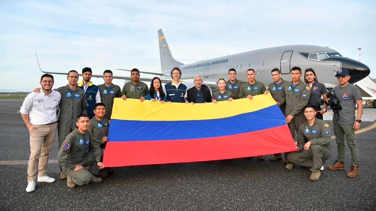 Avión de la FAC con ayuda humanitaria de Colombia para Palestina llegó a Egipto