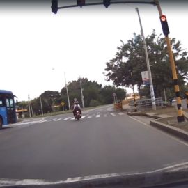 Fatal imprudencia: Se conoció impactante video del accidente entre moto y bus del MÍO