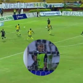 Video: ¡Juego limpio! Recogebolas sabotea acción de gol en el último minuto