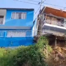 Alerta en 'La Herradura': Viviendas en peligro por deslizamiento de tierra