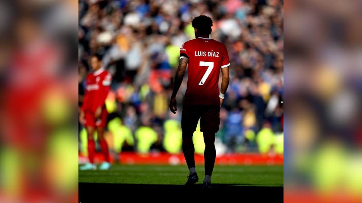 "Nunca caminarás solo": El lema de Liverpool que apoya a Luis Díaz