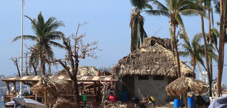 México ha rescatado a casi 13.000 afectados por el huracán Otis