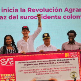 Gustavo Petro entregó hacienda de exparamilitares a víctimas en el Cauca