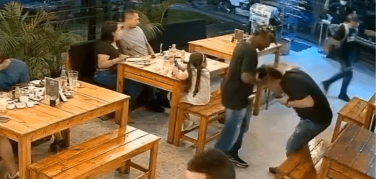 Video: Delincuentes llegaron a un restaurante en Jamundí y robaron a los clientes