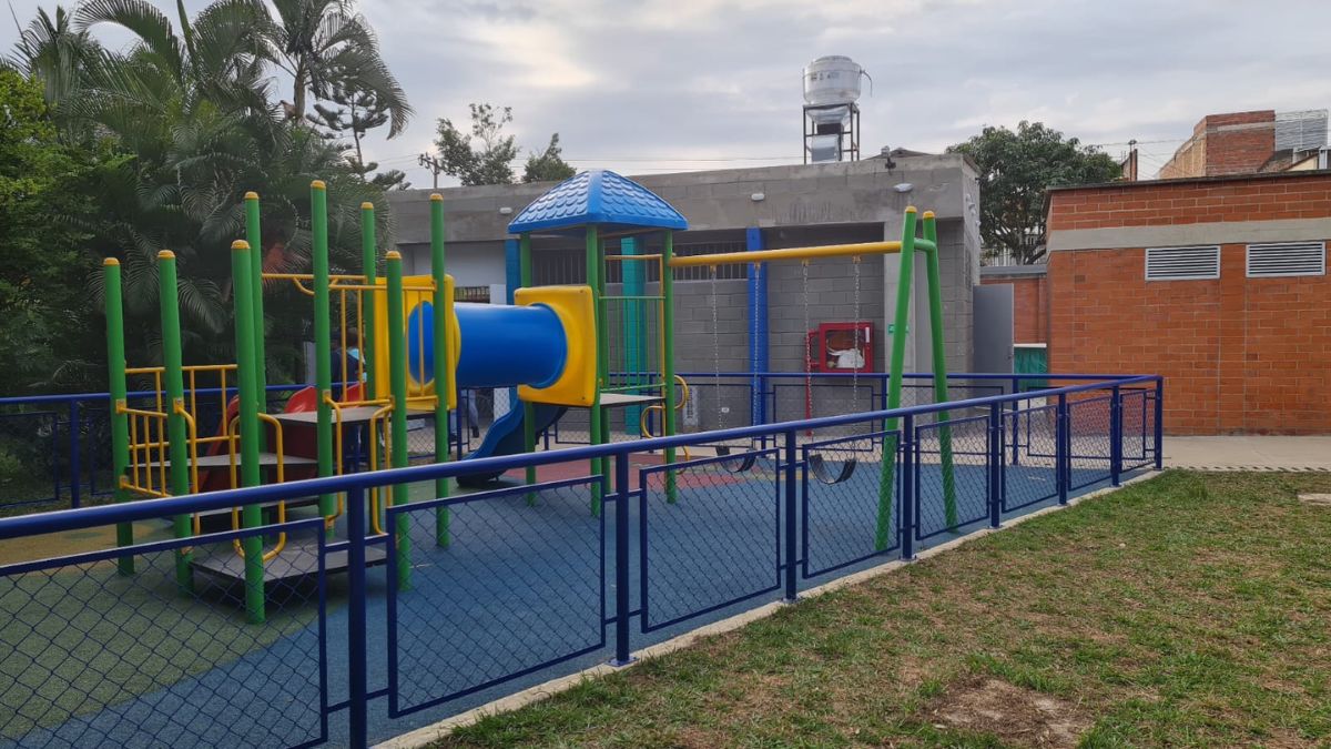 Una obra que casi no termina: Entregan la Institución Educativa Santa Fe en Cali