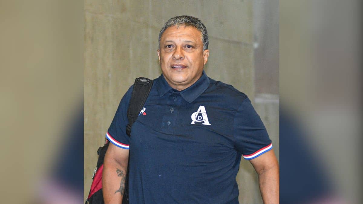 ¿El 'pibe' seguirá dirigiendo al América de Cali? Esto confirmó el club 'escarlata'