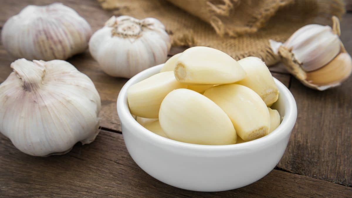 Aliado natural contra las várices: Descubra el poder del ajo en su cocina