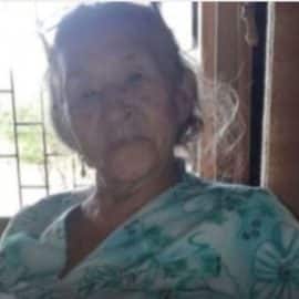 Abuela muere tras rescatar a sus nietas de un incendio
