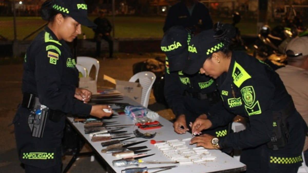 Más de 50 armas blancas fueron incautadas en la verbena de Ulpiano Lloreda, Cali