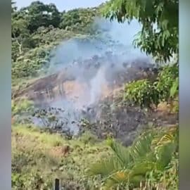 ¡Atención! Se registra un incendio forestal en el cerro de La Bandera