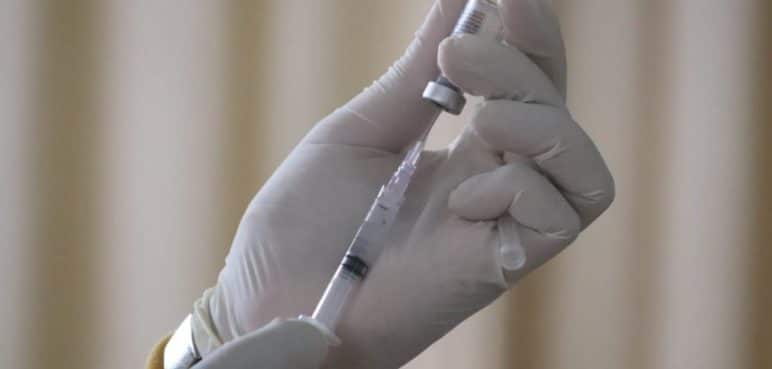 Secretario de Salud denuncia que EPS no están cumpliendo con puestos de vacunación