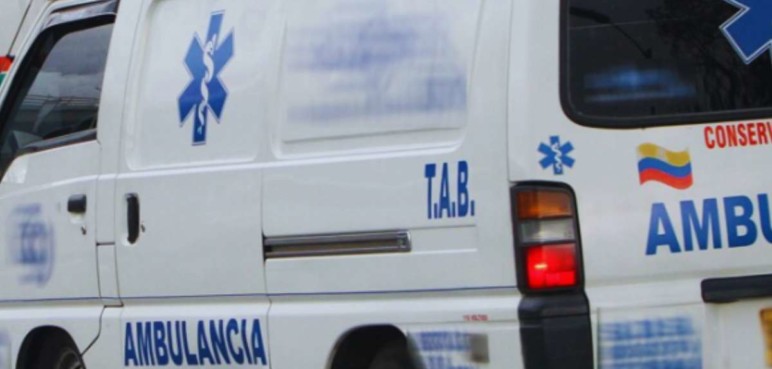 Video: Una mujer que fue atropellada por una ambulancia permanece grave
