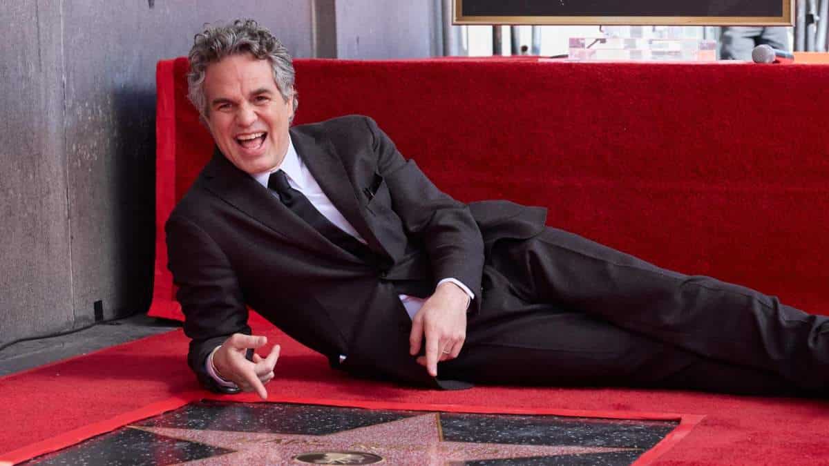 El actor Mark Ruffalo recibe su estrella en el Paseo de la Fama de Hollywood