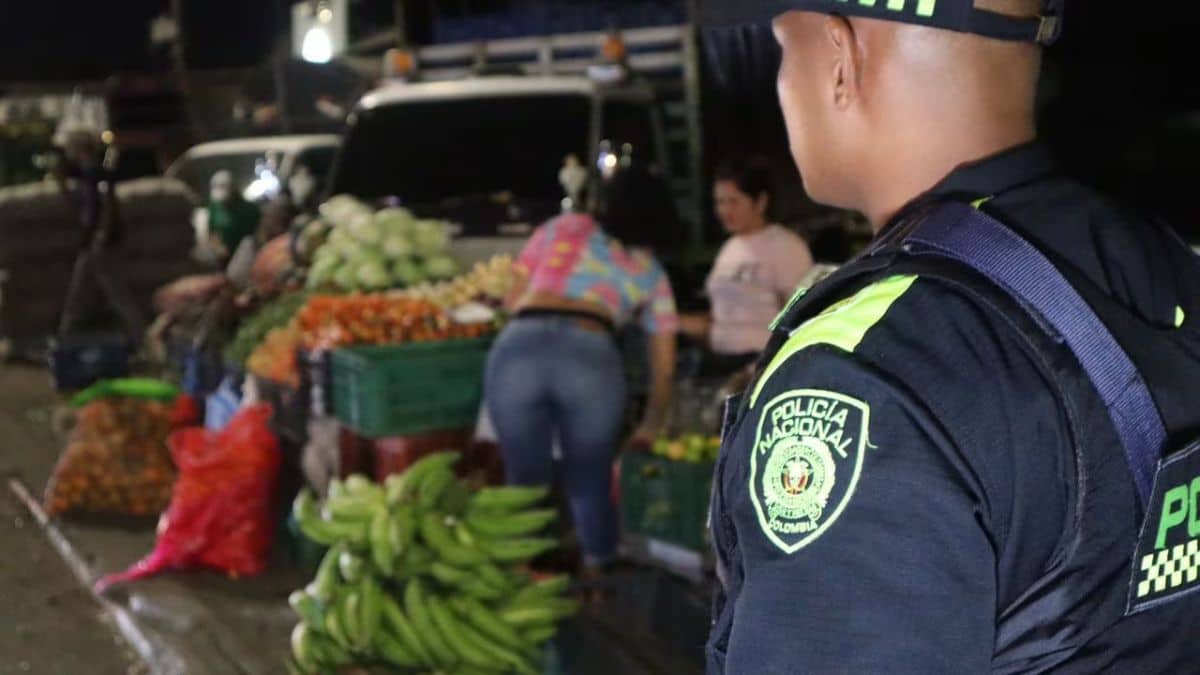 Operativo sorpresa Policía de Cali visitó Galería Santa Elena
