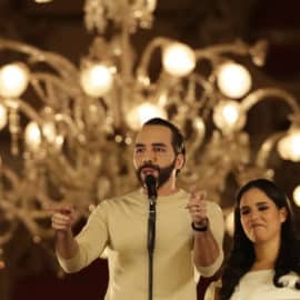 Bukele autoproclama su victoria en El Salvador y arremete contra los críticos