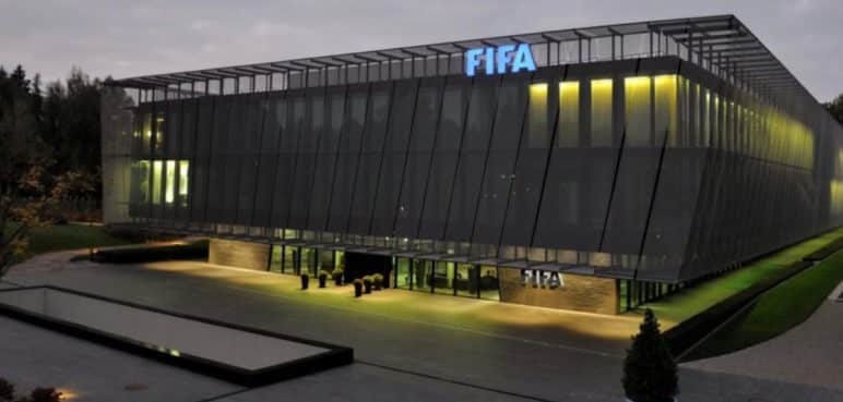 Garantías en el fútbol mundial: la FIFA estrenará banco