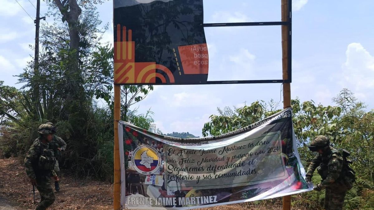 Miembros del Ejército desmontaron pancartas alusivas a disidencias en Jamundí