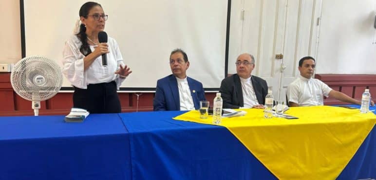 La labor de Monseñor Isaías Duarte, 28 años de compromiso con la educación