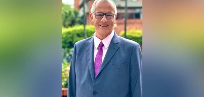 Se posesiona Diego Hernández Losada como nuevo rector de la UAO