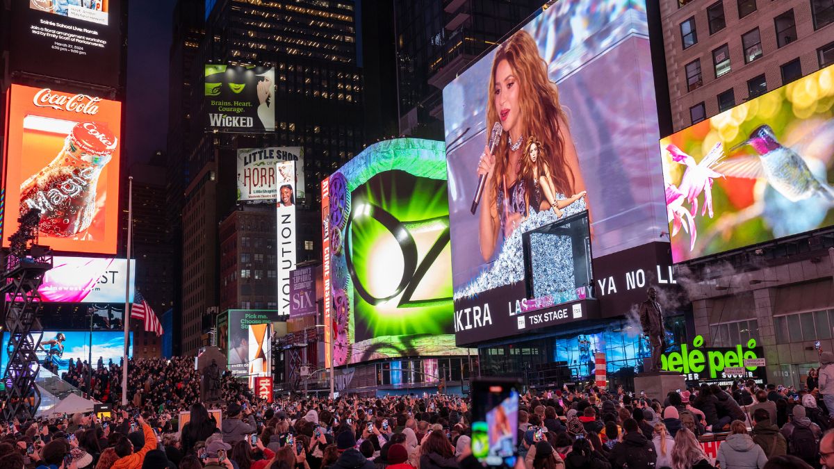 Así se vivió el concierto sorpresa de Shakira en Times Square