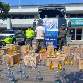 Autoridades incautaron 496 botellas de aguardiente ilegales en Cali