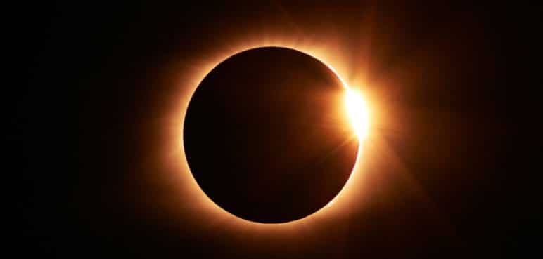 Eclipse lunar y la luna llena de gusano: ¿Cuándo podrá verlos?