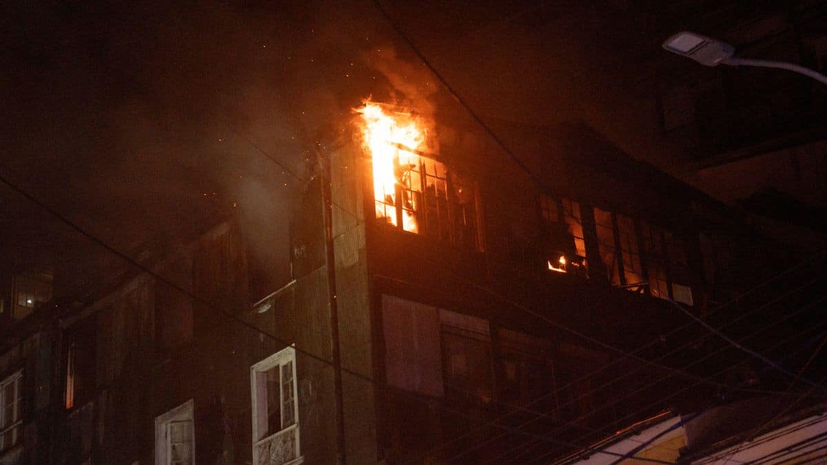 Emergencia en Chile deja dos menores fallecidos y varias viviendas quemadas