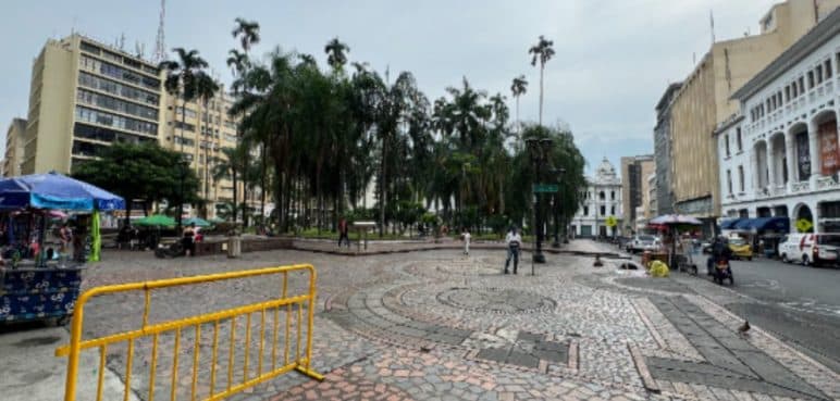 Atención: Alcaldía retira las vallas de la Plaza de Cayzedo en Cali