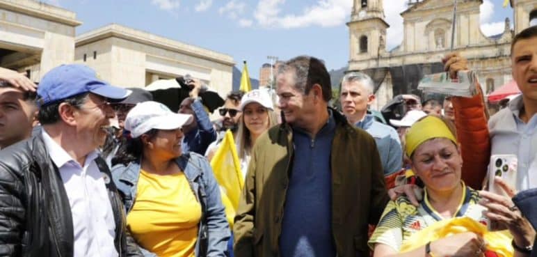 Vargas Lleras y Paloma Valencia protagonistas en la marcha de la oposición