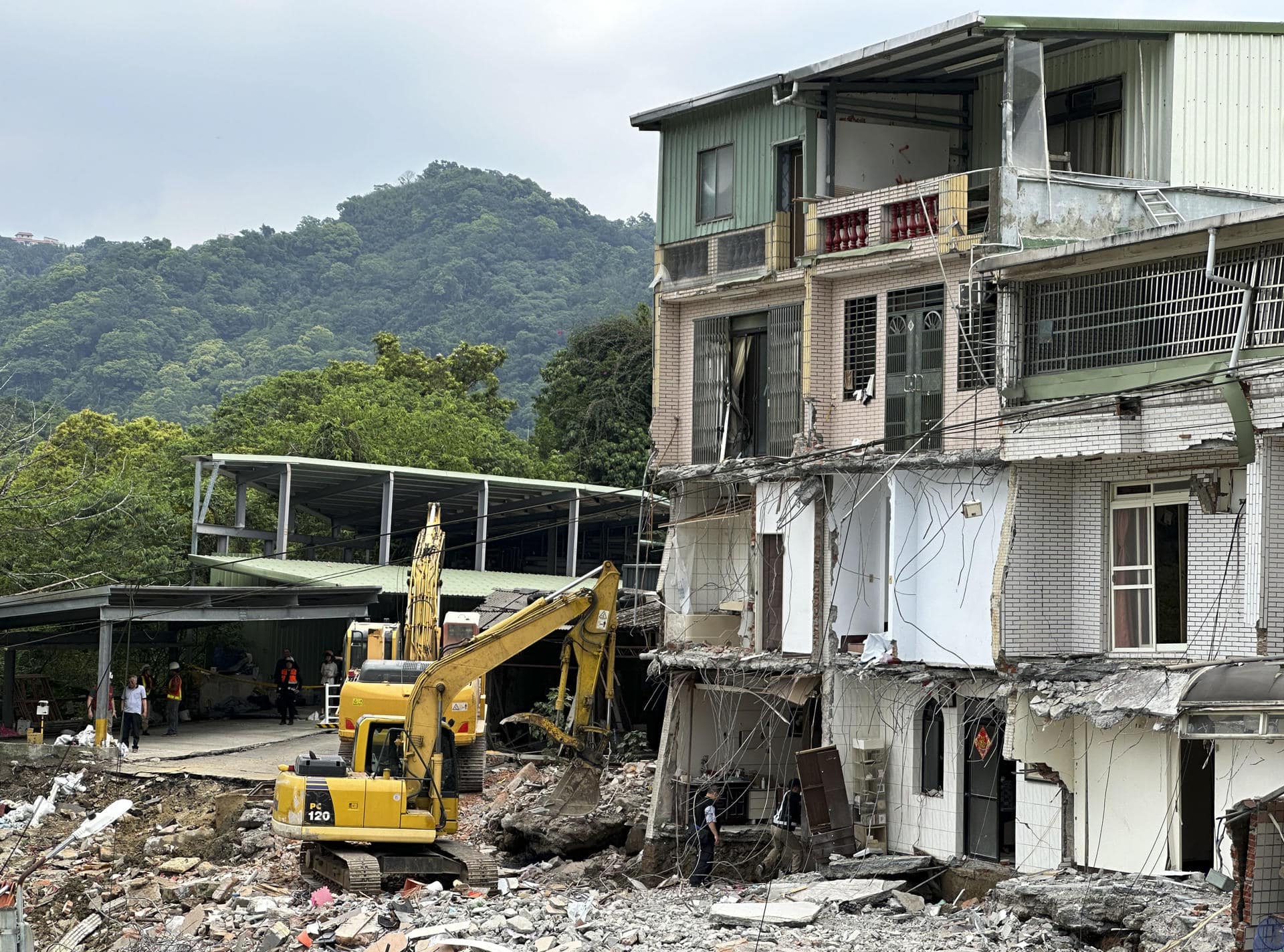 Taiwán mantiene búsqueda de más de 600 personas desaparecidas tras terremoto
