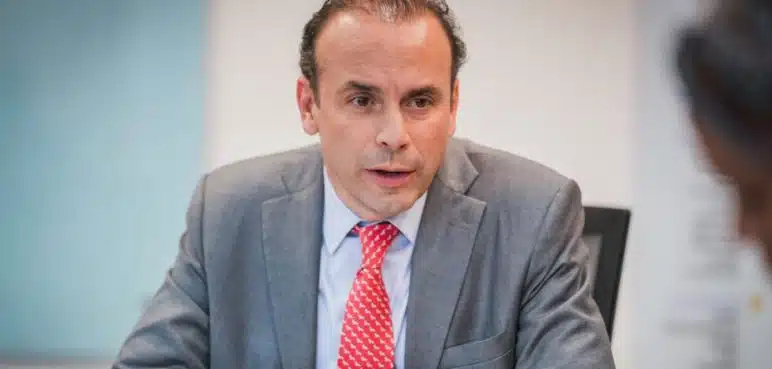 ¡Atención! Alejandro Eder solicitó la renuncia de su gabinete