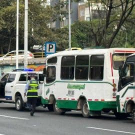 “Queremos chatarrizar”: Conductores de buses urbanos protestan en el CAM