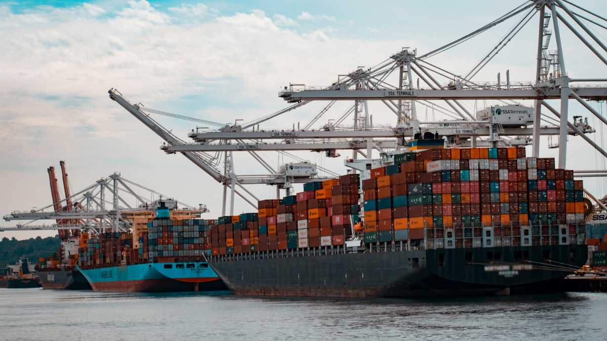 "China está dispuesta a importar más productos colombianos": Presidente Xi y Petro se reunieron