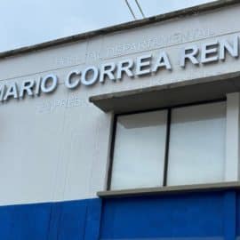 Trabajadores del hospital Departamental Mario Correa Rengifo protestan por falta de pago