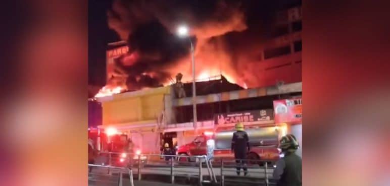 Atención: Voraz incendio estructural en el sector de San Pedro, centro de Cali