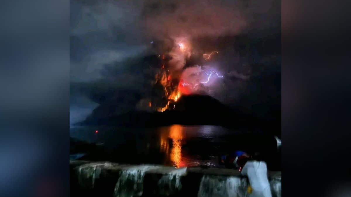 Alerta en Indonesia: Advierten sobre posible tsunami tras erupción de volcán