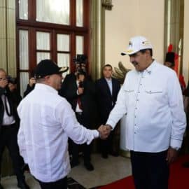 "La paz política en Venezuela puede ser la paz armada en Colombia": Gustavo Petro