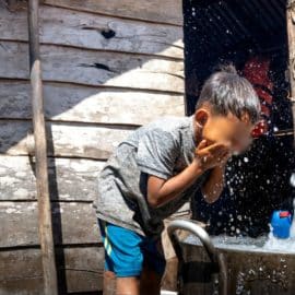El impacto de la pobreza en Colombia: Más de 7 millones de niños son afectados