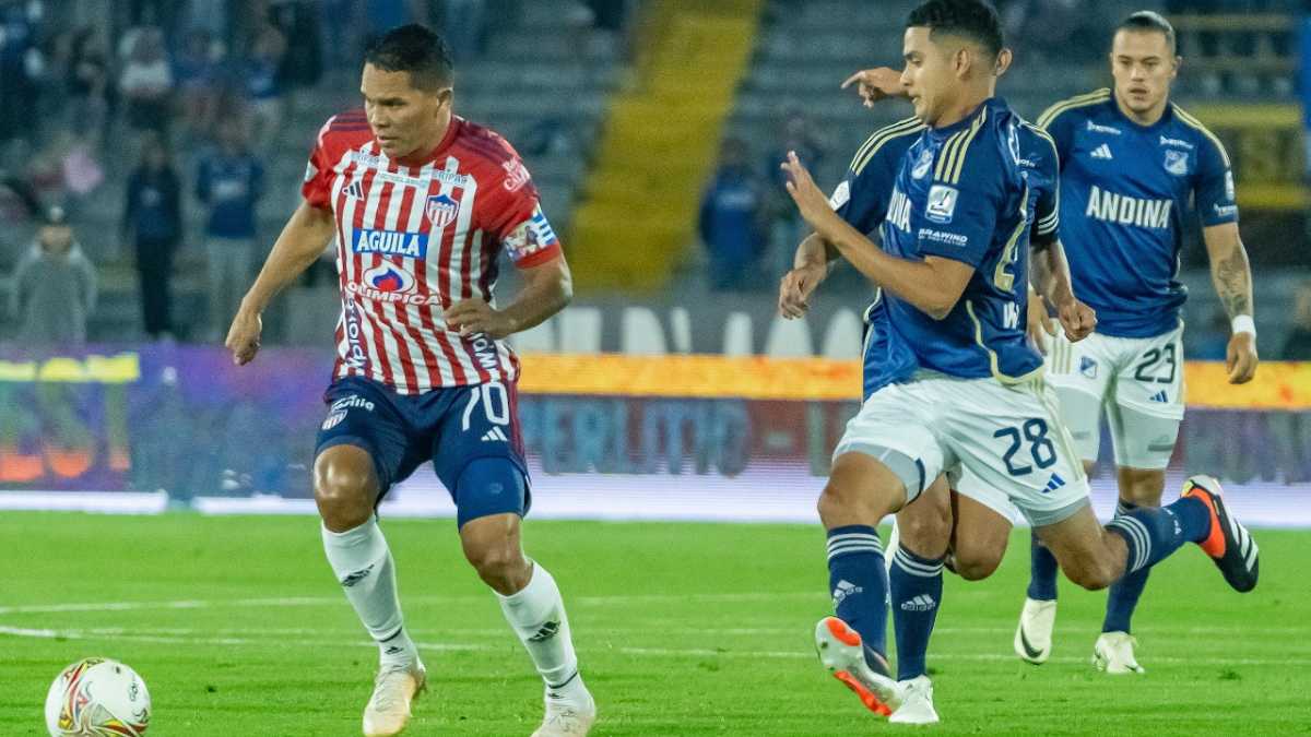 Insólita acción de los jugadores del Junior en polémica decisión arbitral