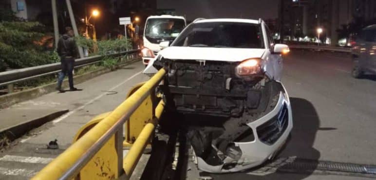 Nuevo accidente en el puente de Bochalema: Vehículo chocó contra baranda