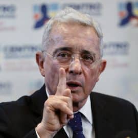 El expresidente Uribe acusa a Petro de instigar "la guerra civil" en Colombia