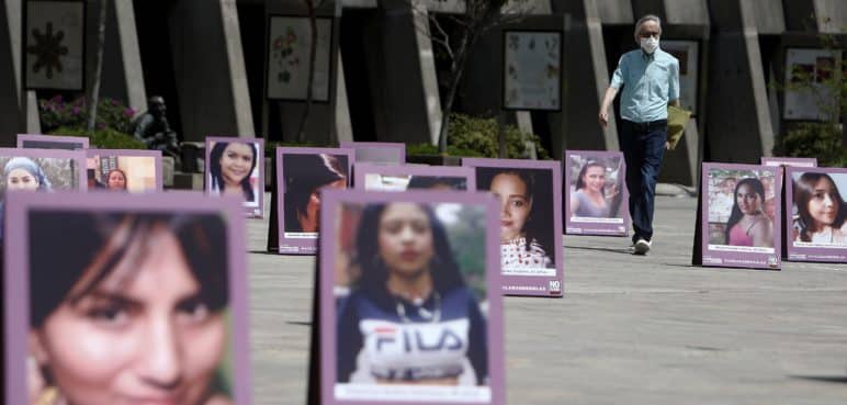 Quitan beneficios penales a condenados y acusados por feminicido en Colombia