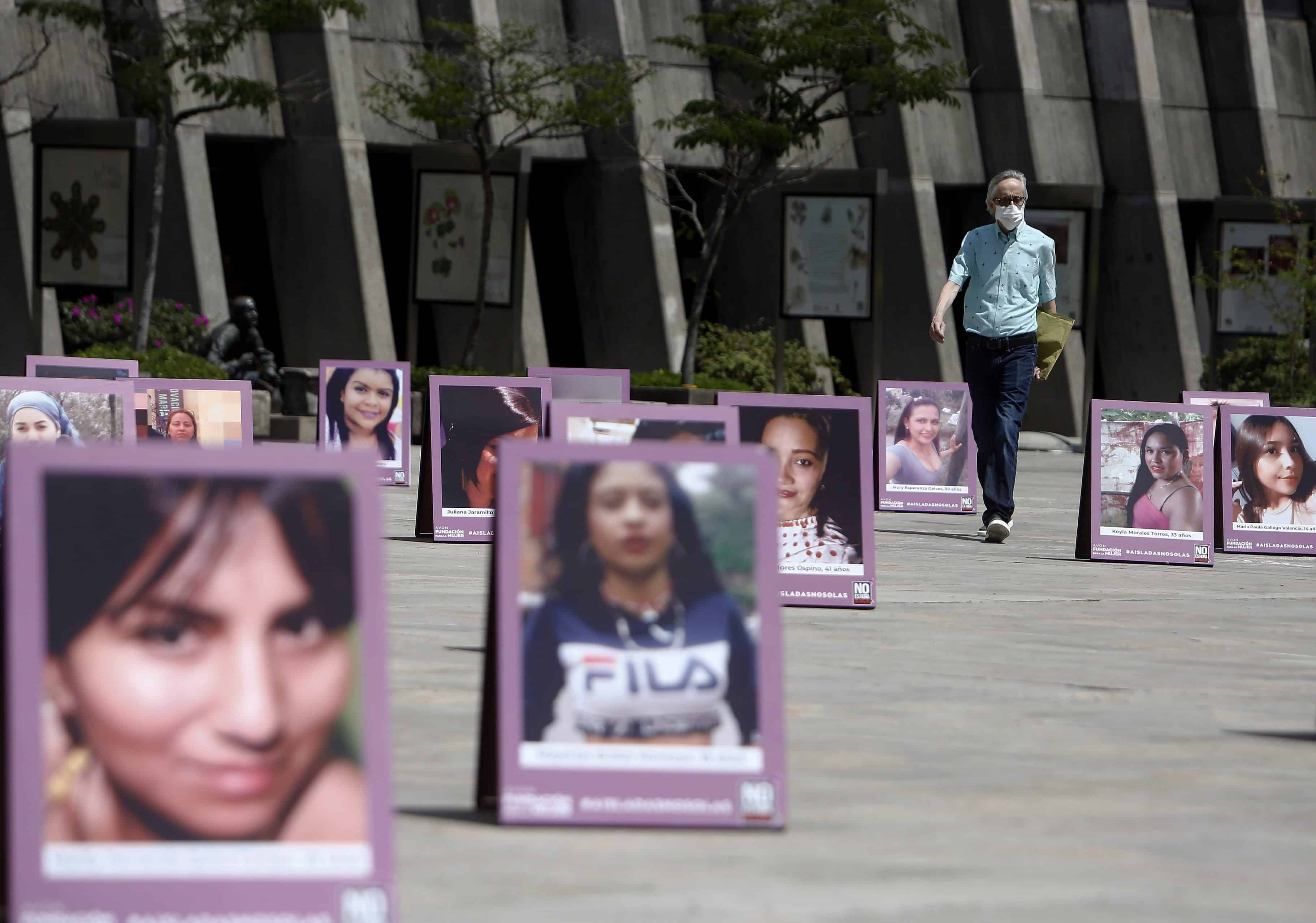 Quitan beneficios penales a condenados y acusados por feminicidio en Colombia